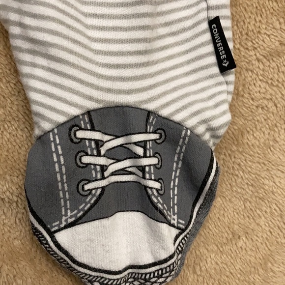 Converse Onesie🖤 - Picture 3 of 5